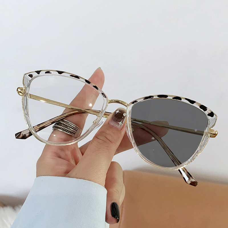 Stylish and simple glasses - E - Men Formal Wear Options ulasan dan harga